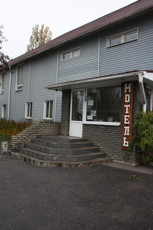 Motel Pid Strihoyu Kremenchuk Ngoại thất bức ảnh